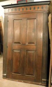 STIP021 - Guarda-roupa Império de uma porta em madeira de nogueira curvada, época século XIX, medidas cm L 135 x A 220